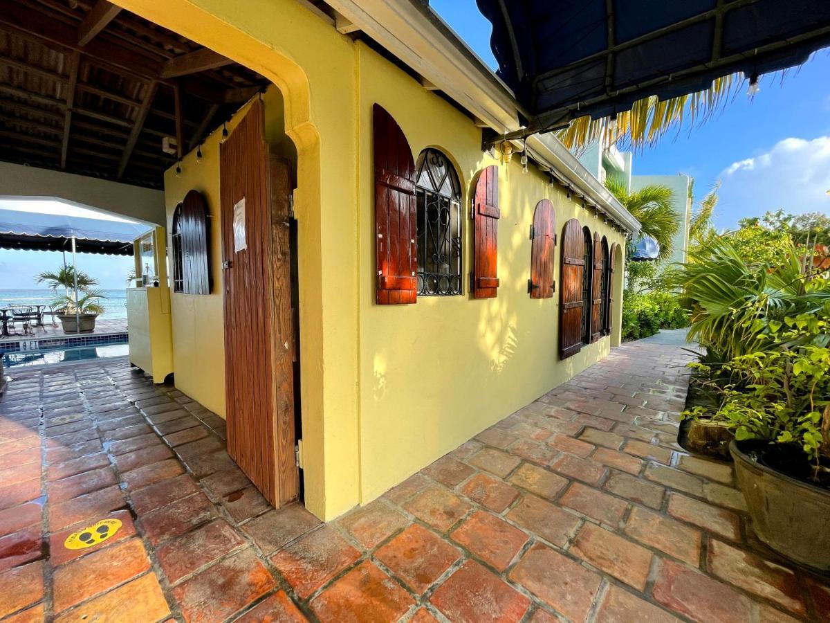 Osprey Beach Hotel Cockburn Town Exterior foto
